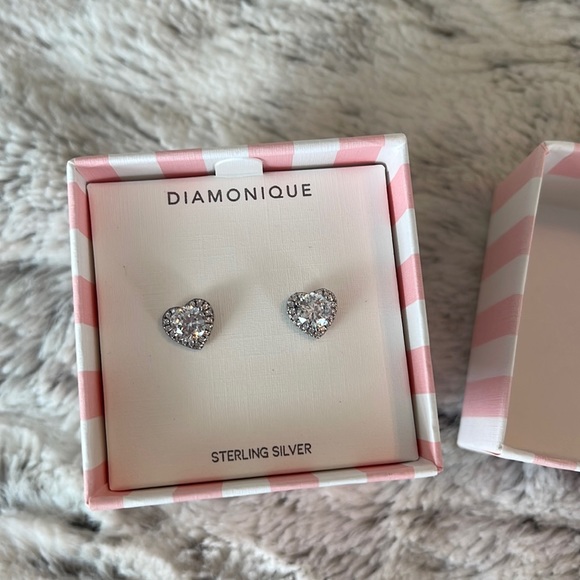 Heart Shaped Earrings - Picture 1 of 2